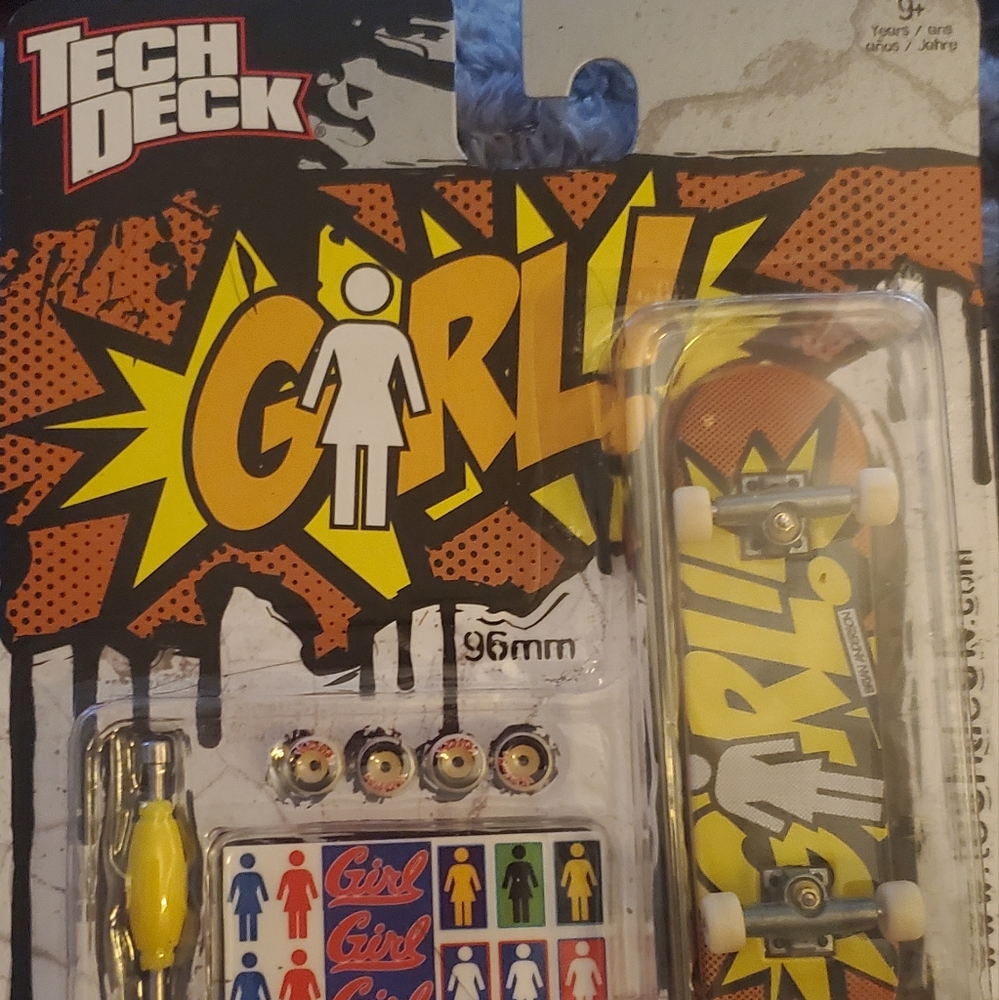 Teck deck girl